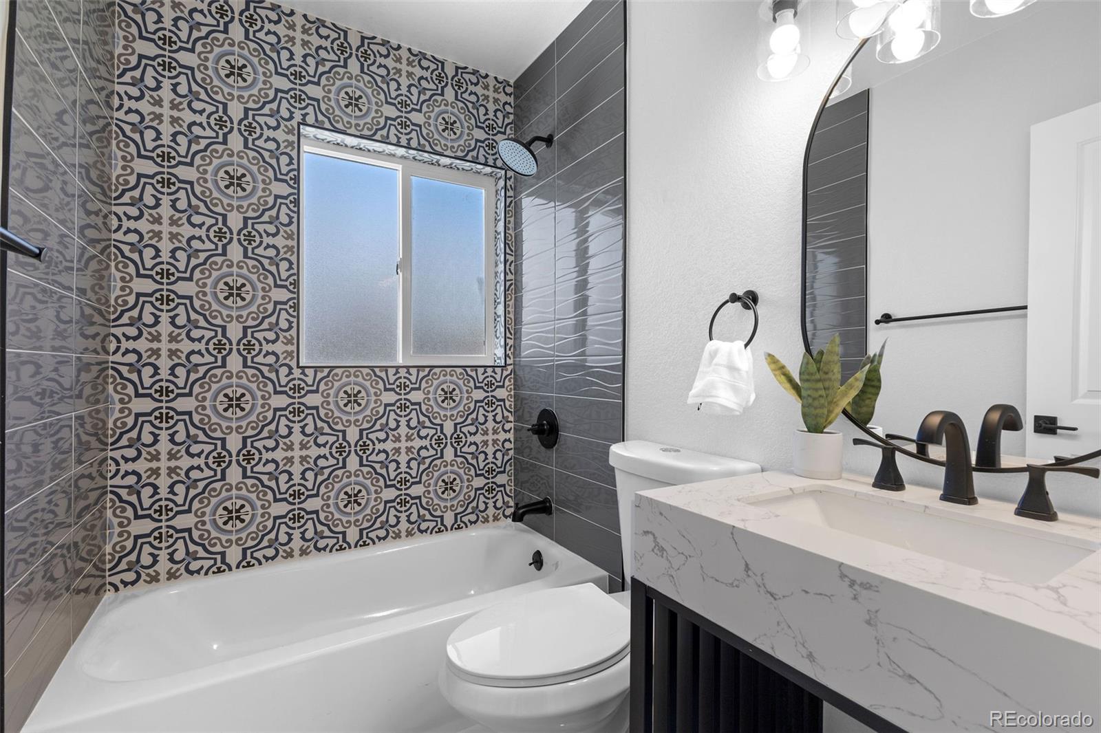 3043 N Saint Paul Street