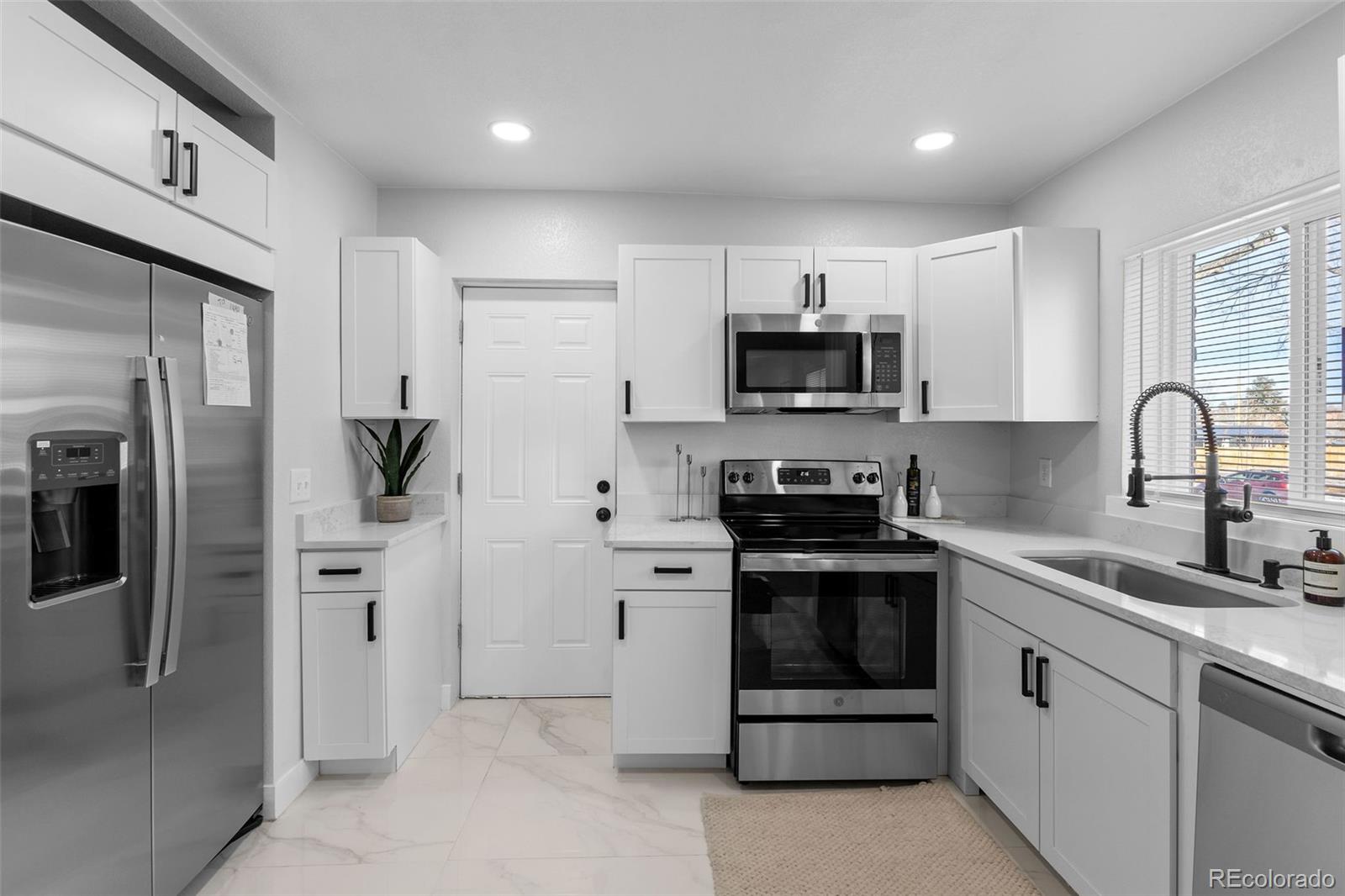 3043 N Saint Paul Street