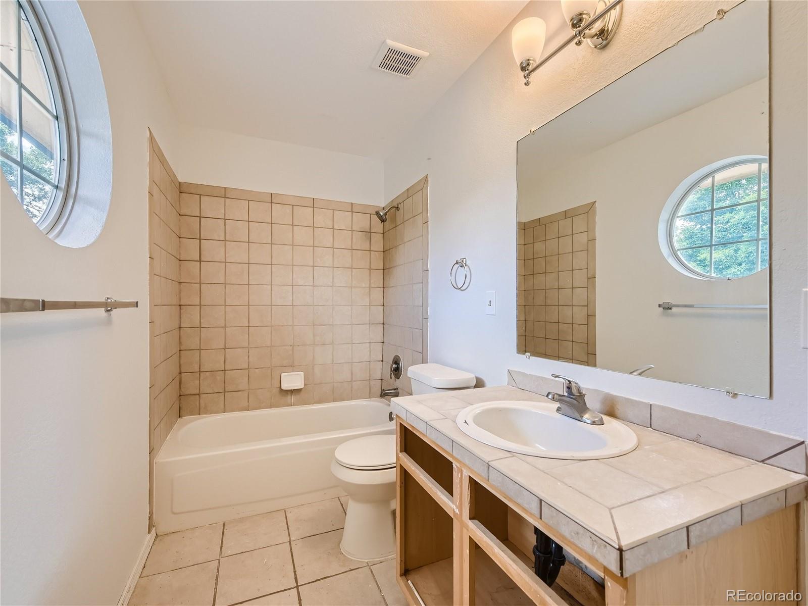 8673 E Dry Creek Road Unit: 1025