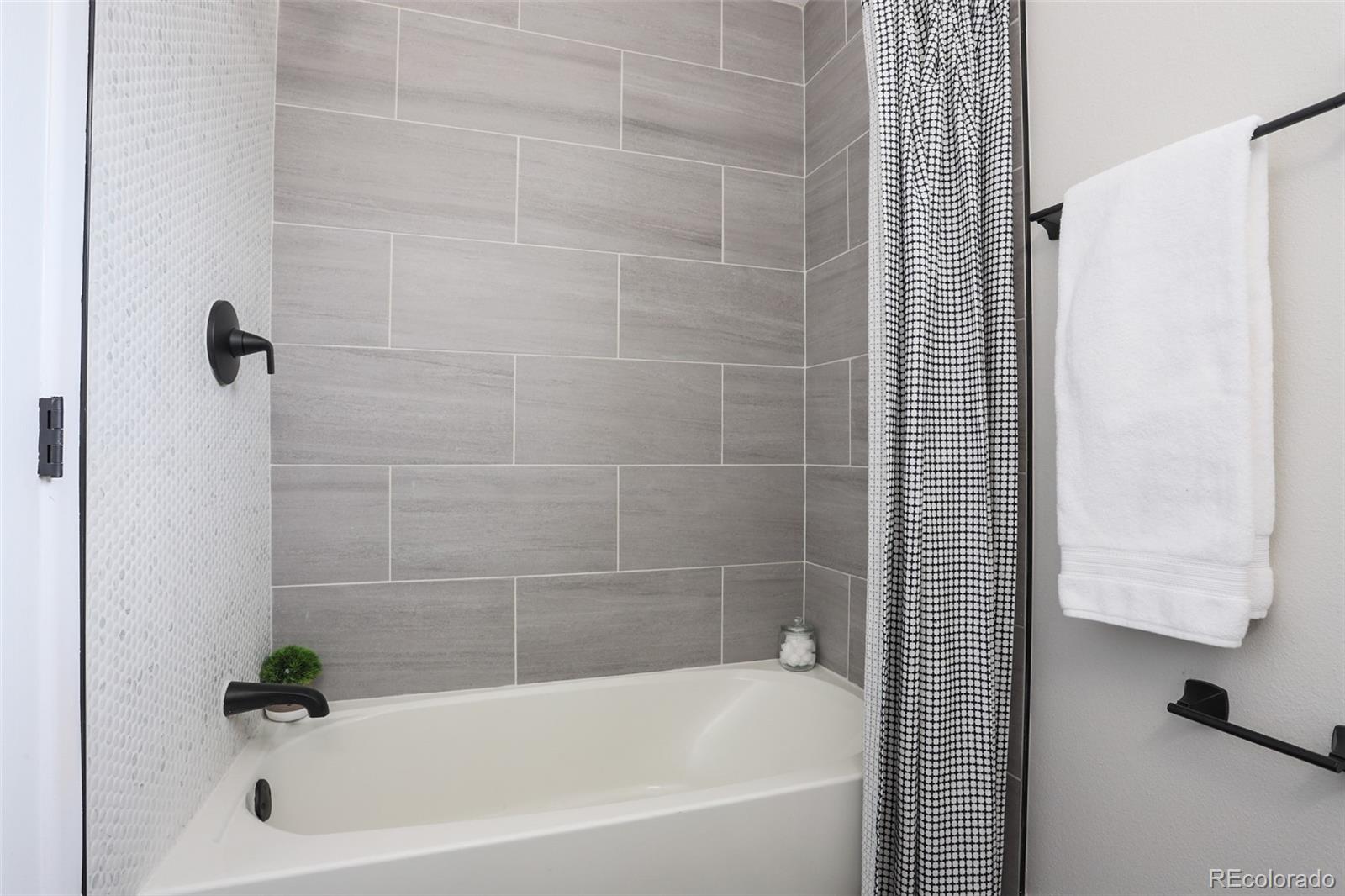 9856 Orangewood Drive