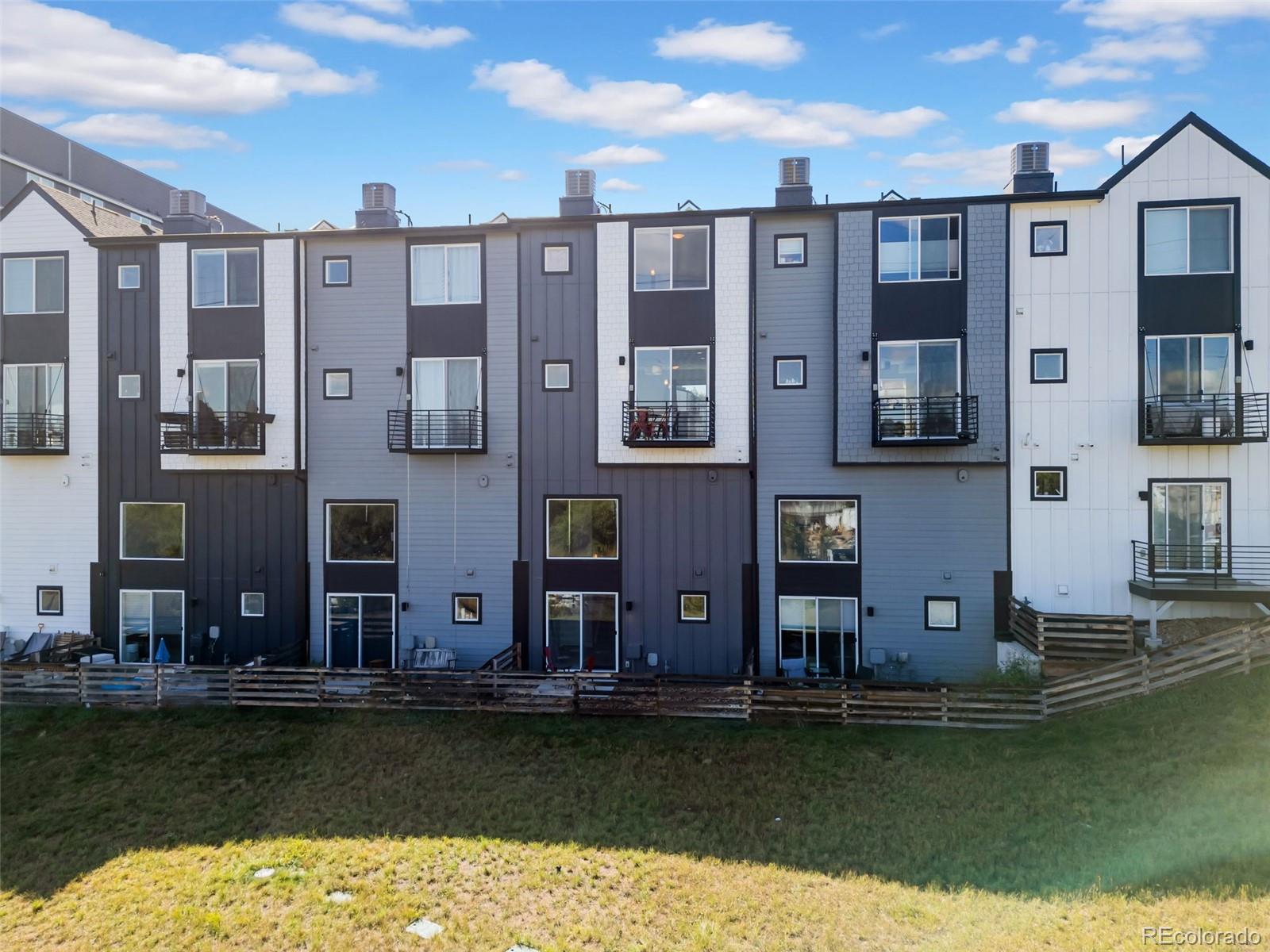 5531 W 11th Place