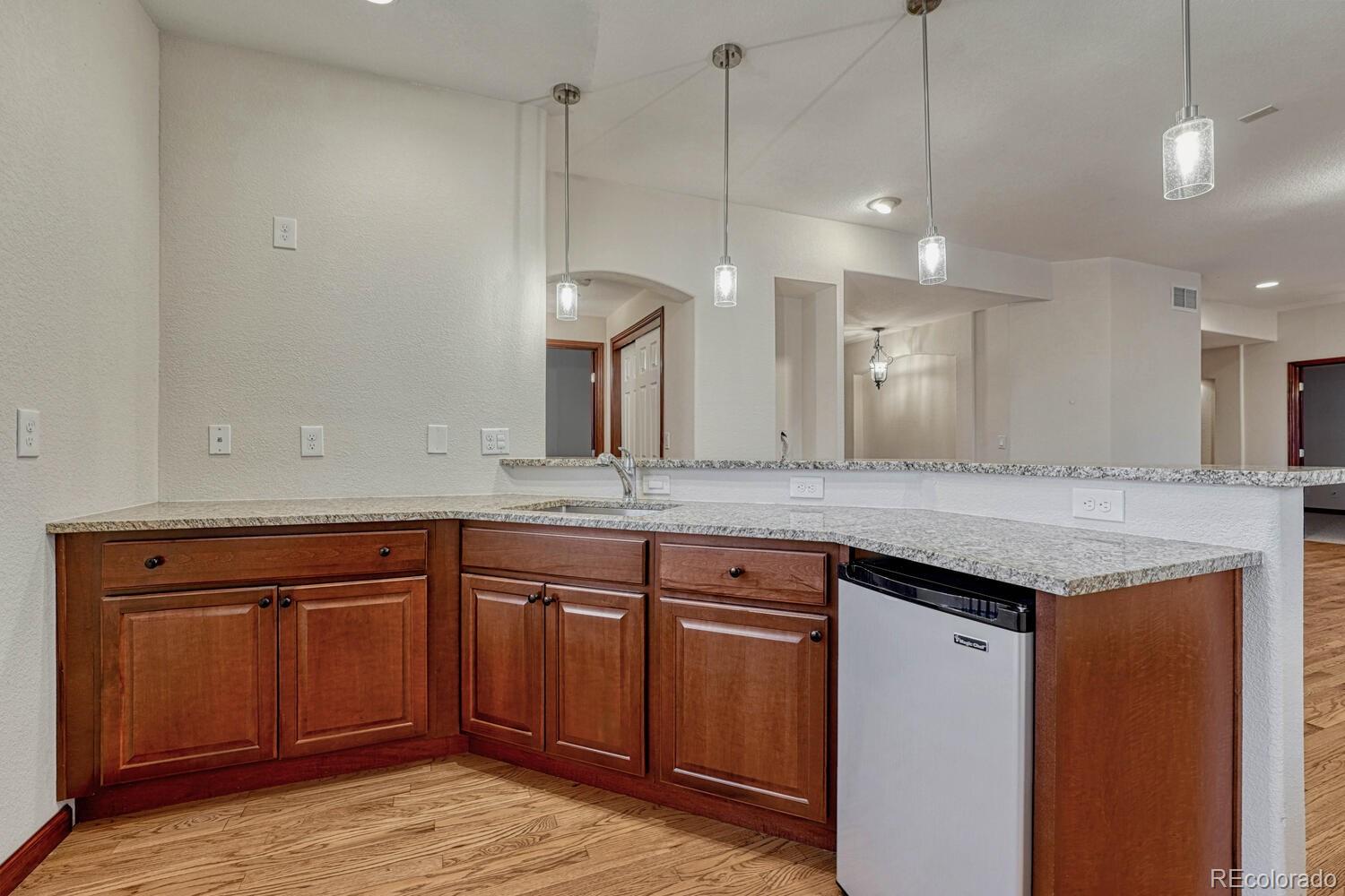 6556 S Versailles Court