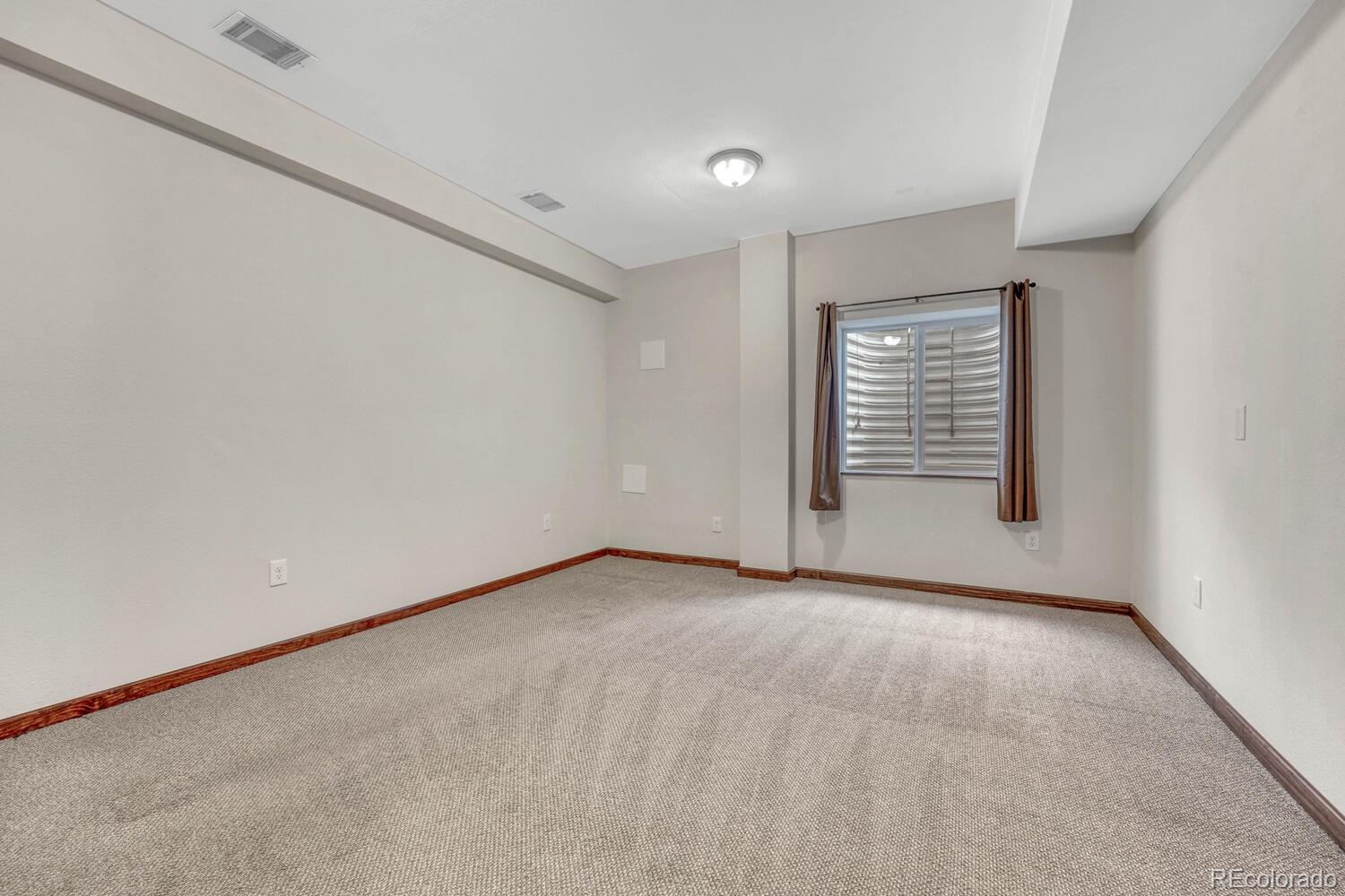 6556 S Versailles Court