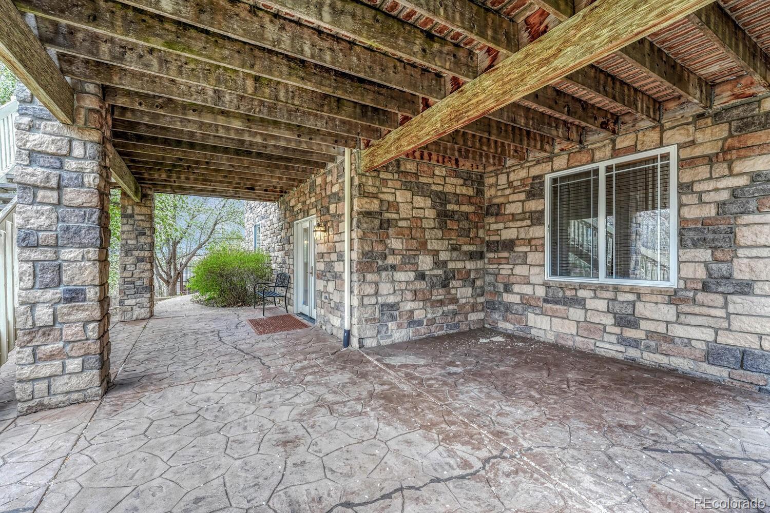 6556 S Versailles Court