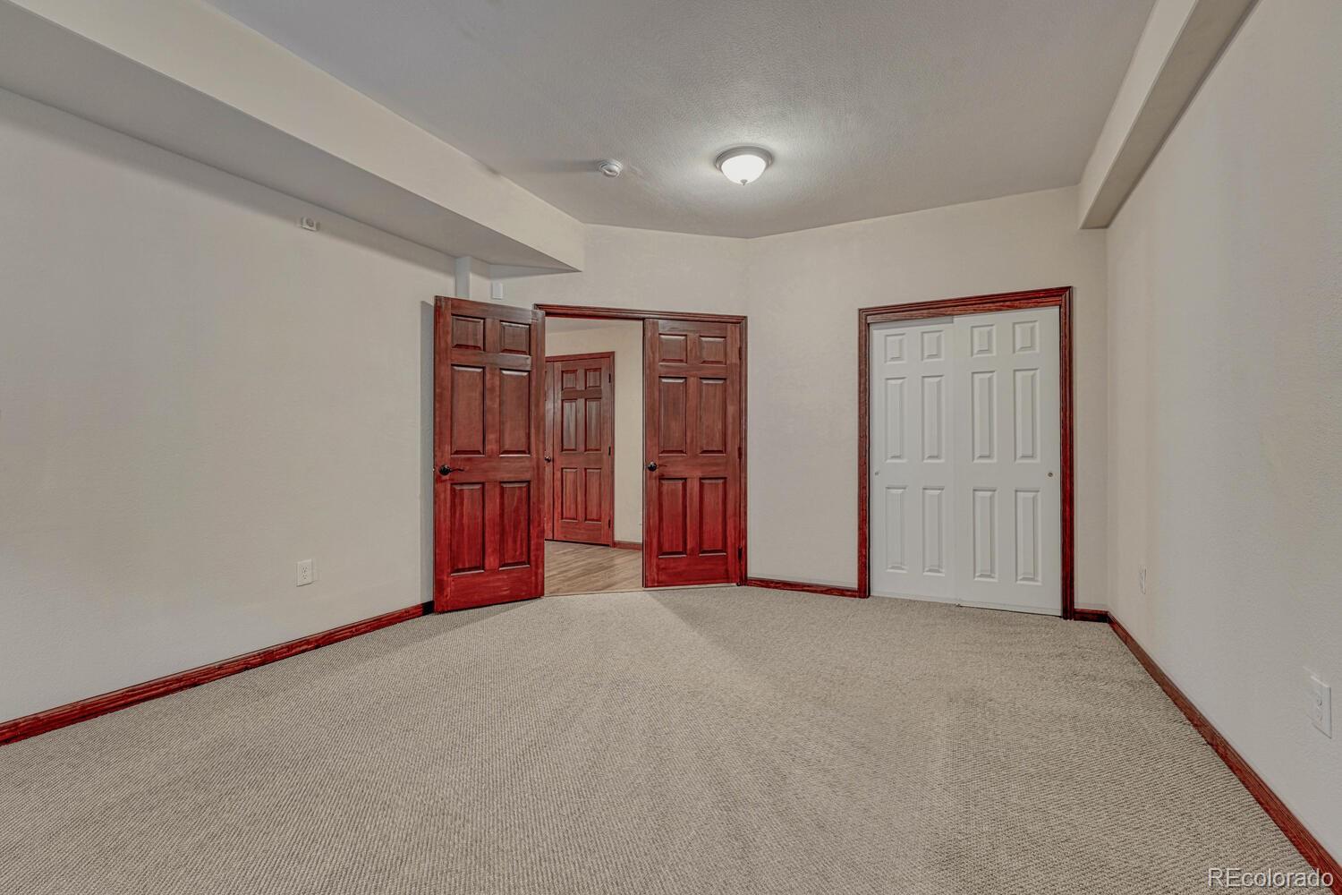 6556 S Versailles Court