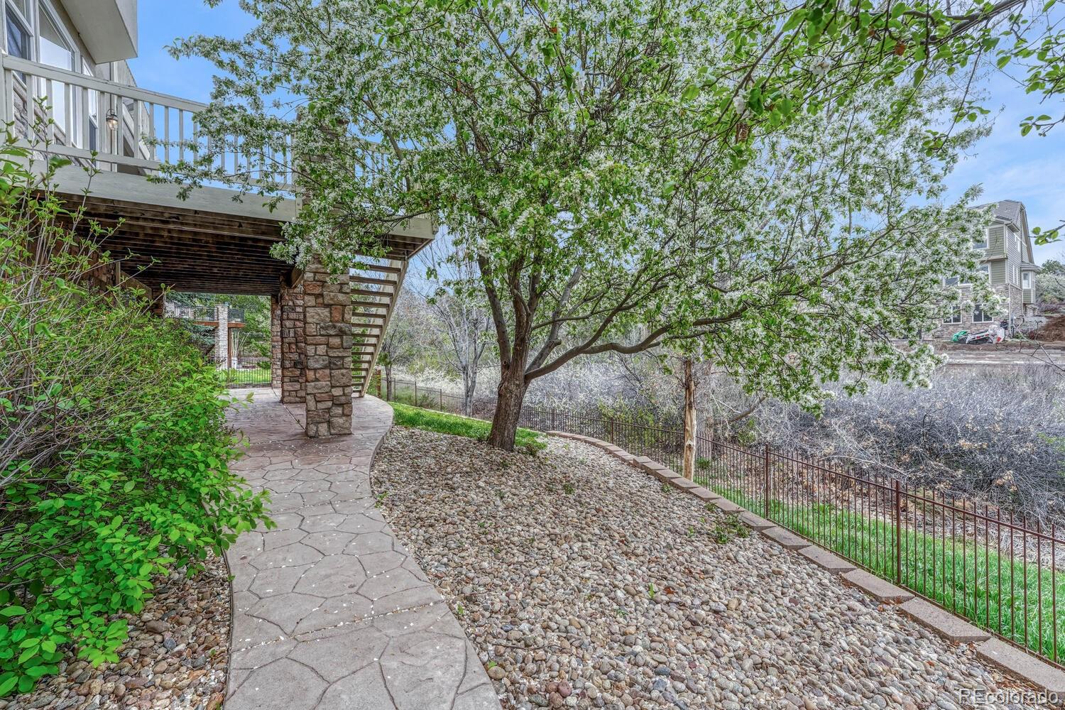 6556 S Versailles Court