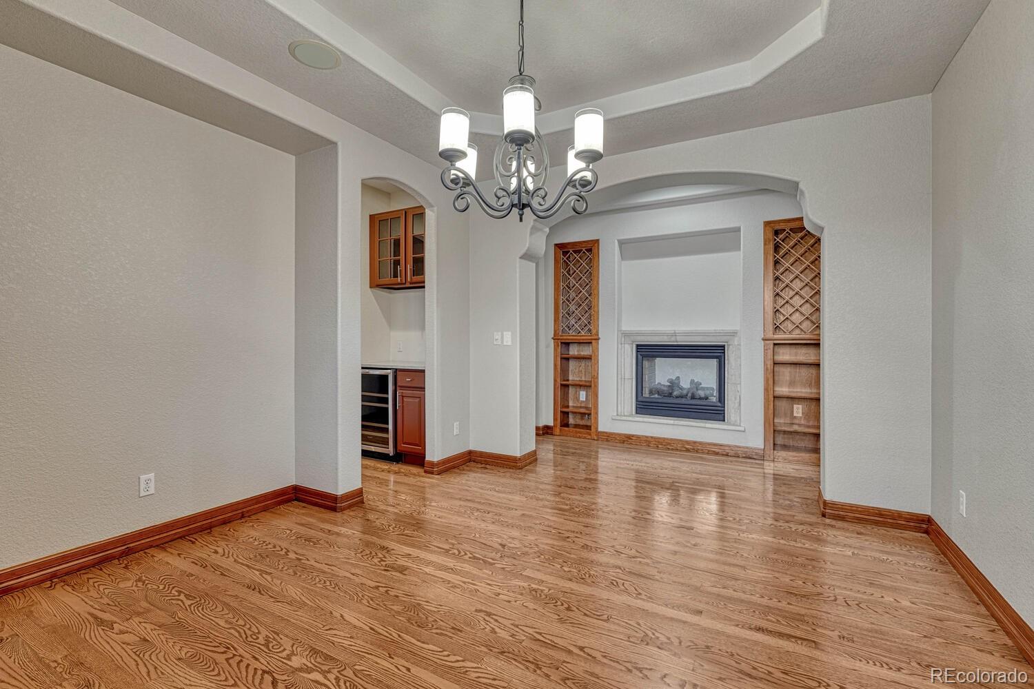 6556 S Versailles Court