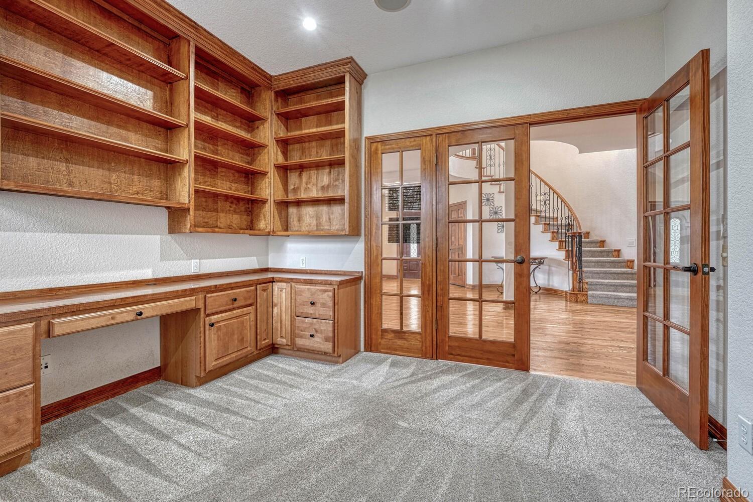 6556 S Versailles Court