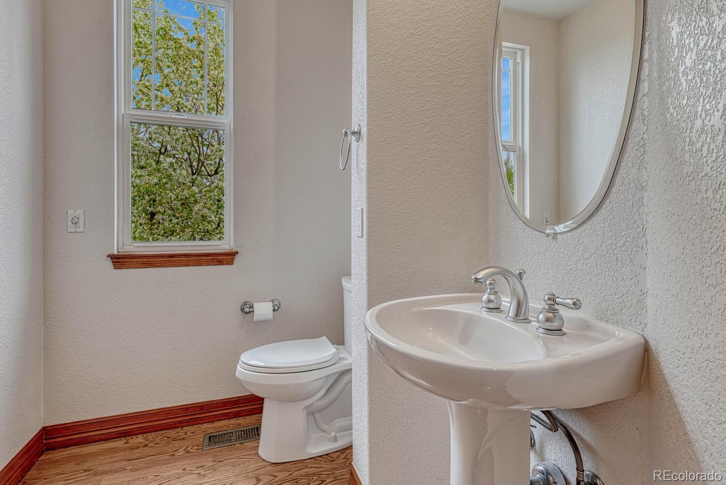 6556 S Versailles Court