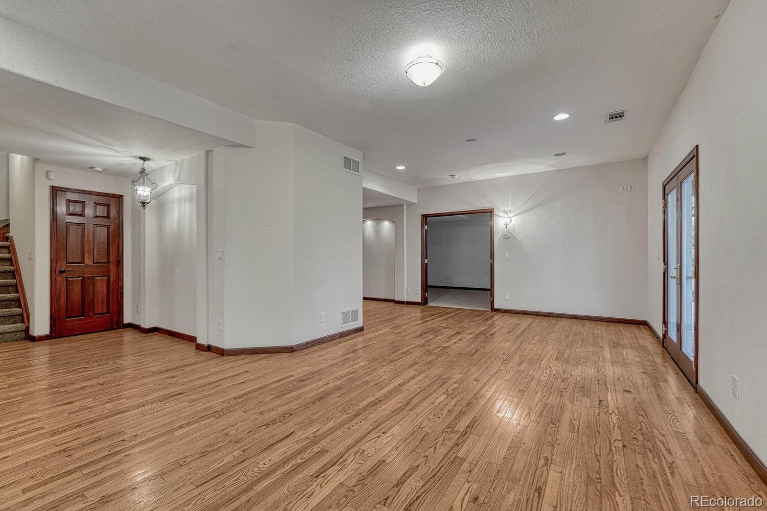 6556 S Versailles Court