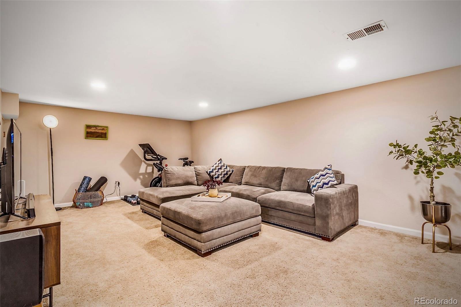5834 Swadley Court