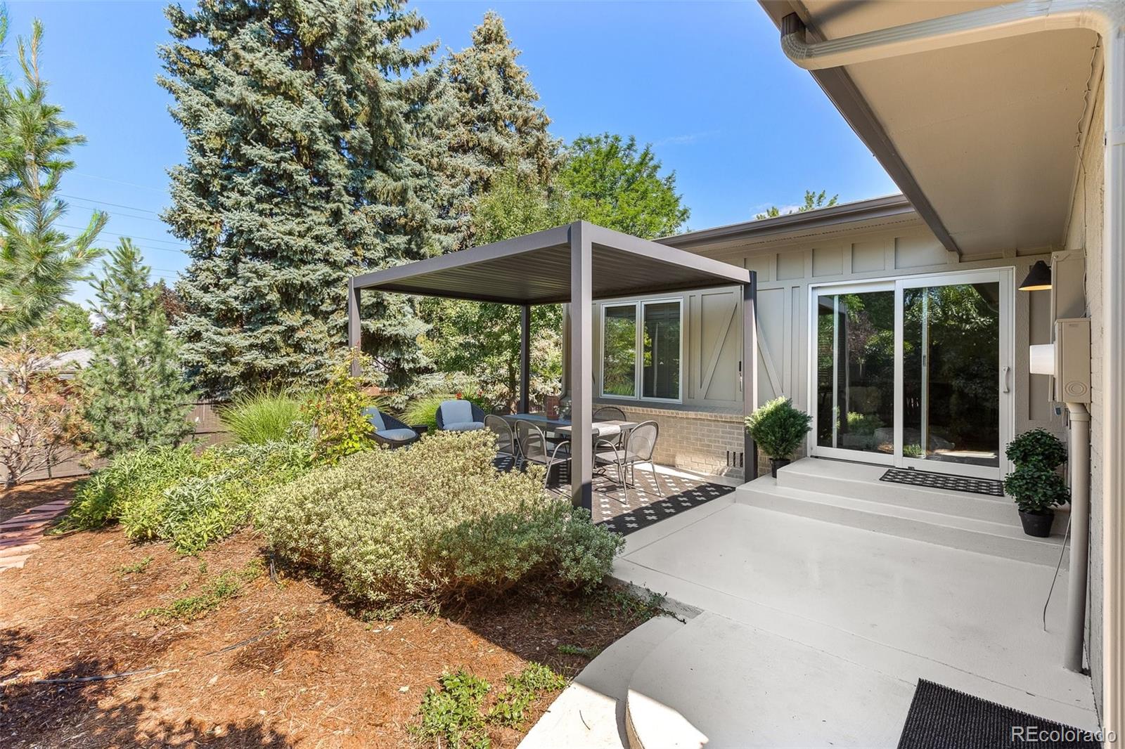 8214 E Kenyon Drive
