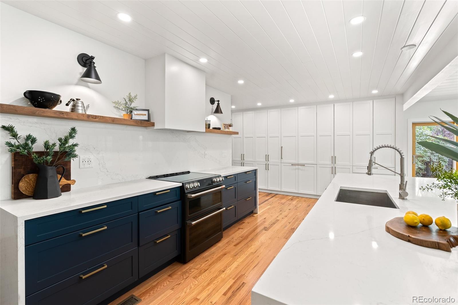 8214 E Kenyon Drive