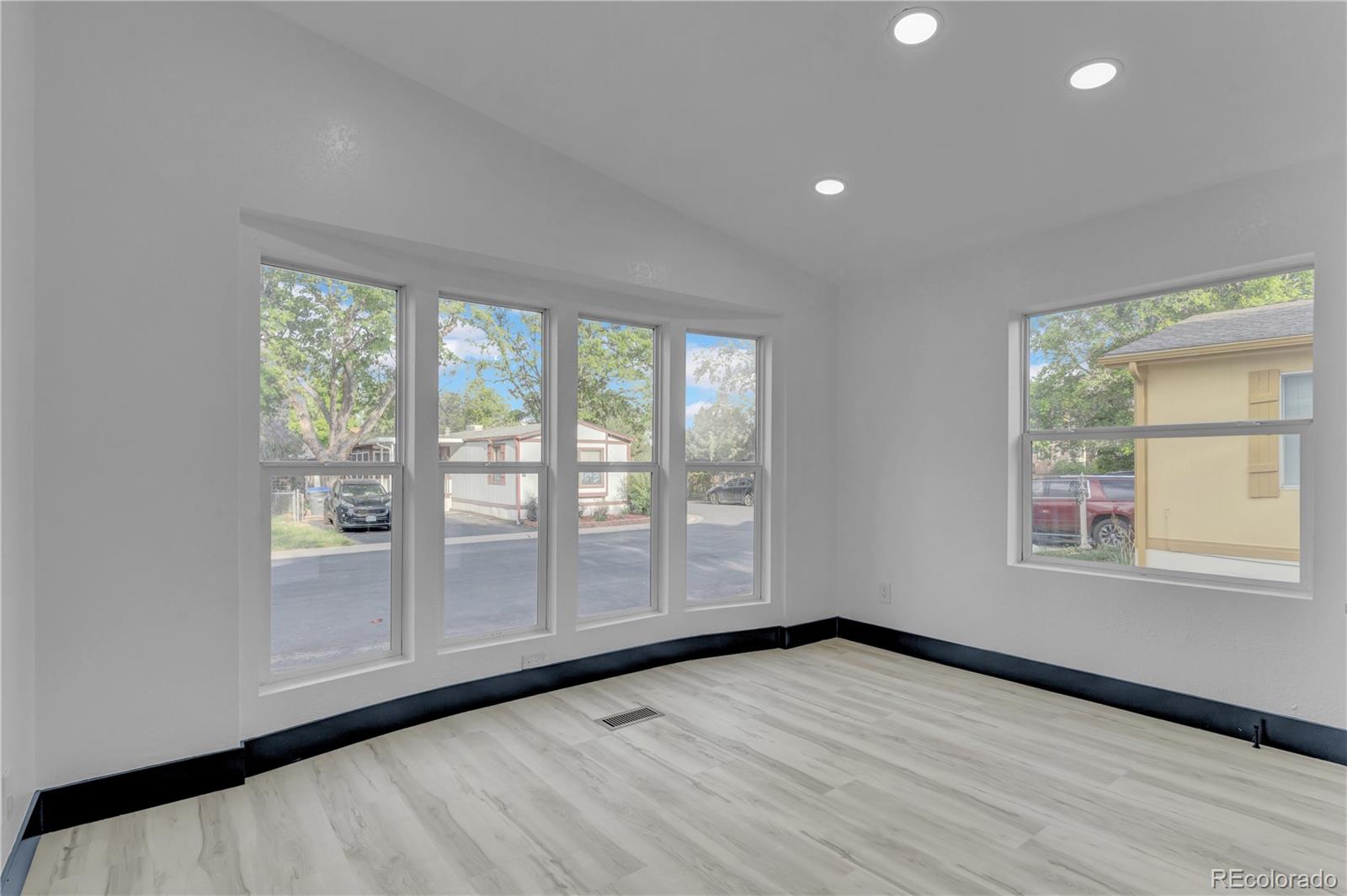 807 Robin Cove