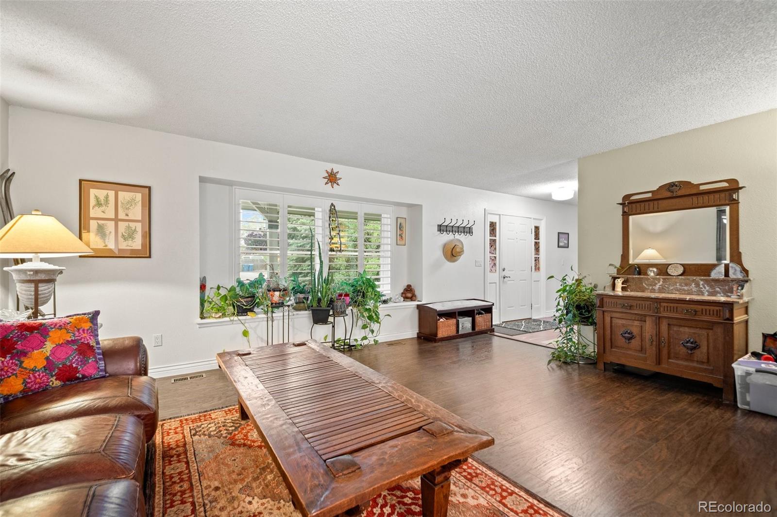 9963 W Canyon Avenue