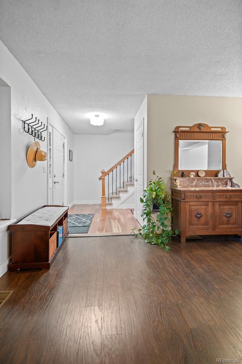 9963 W Canyon Avenue