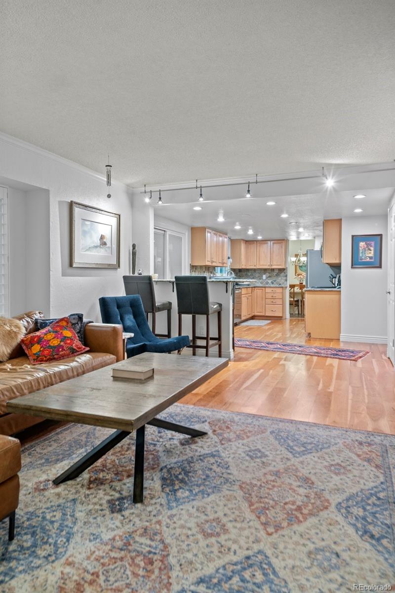 9963 W Canyon Avenue