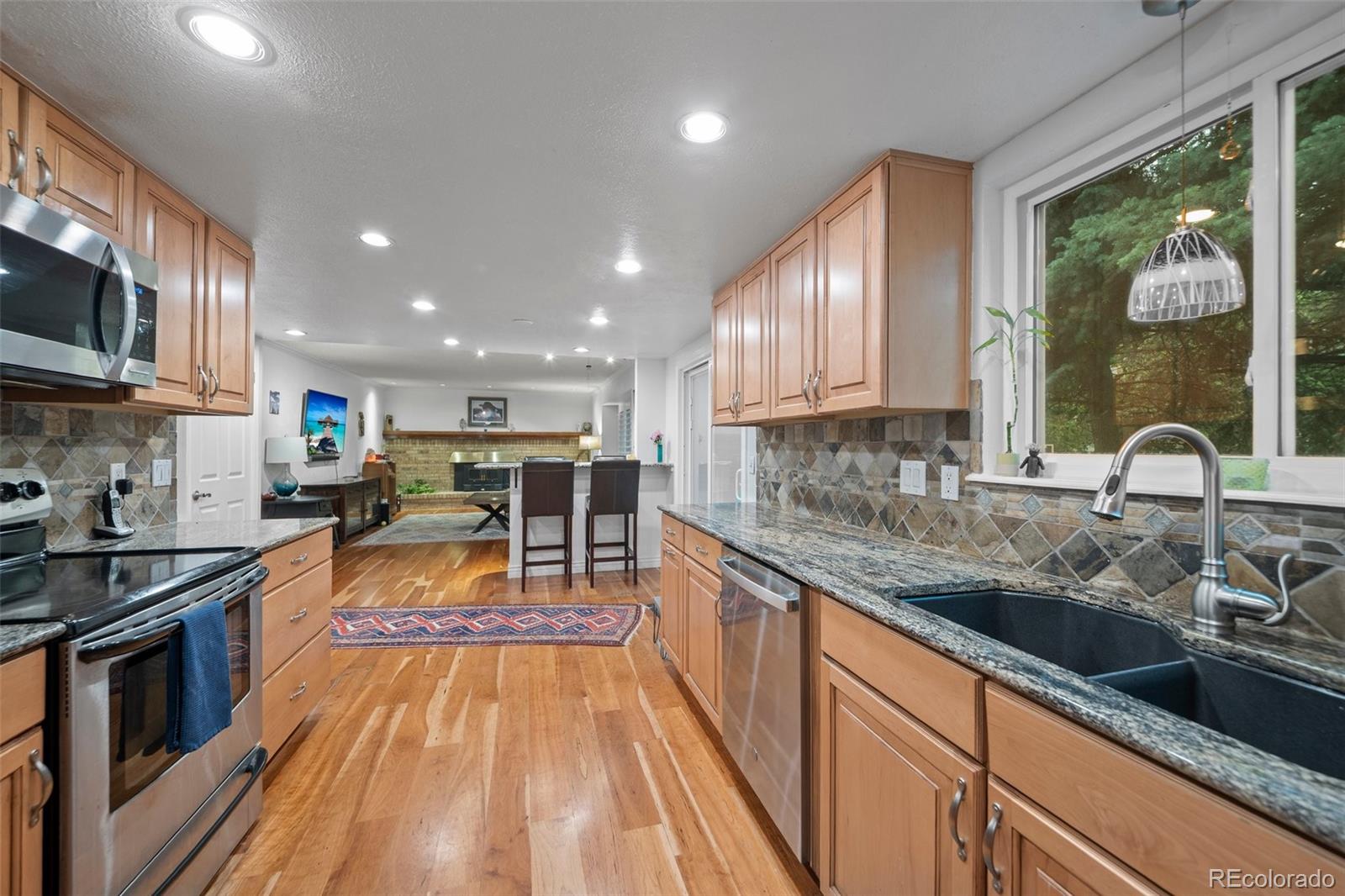 9963 W Canyon Avenue