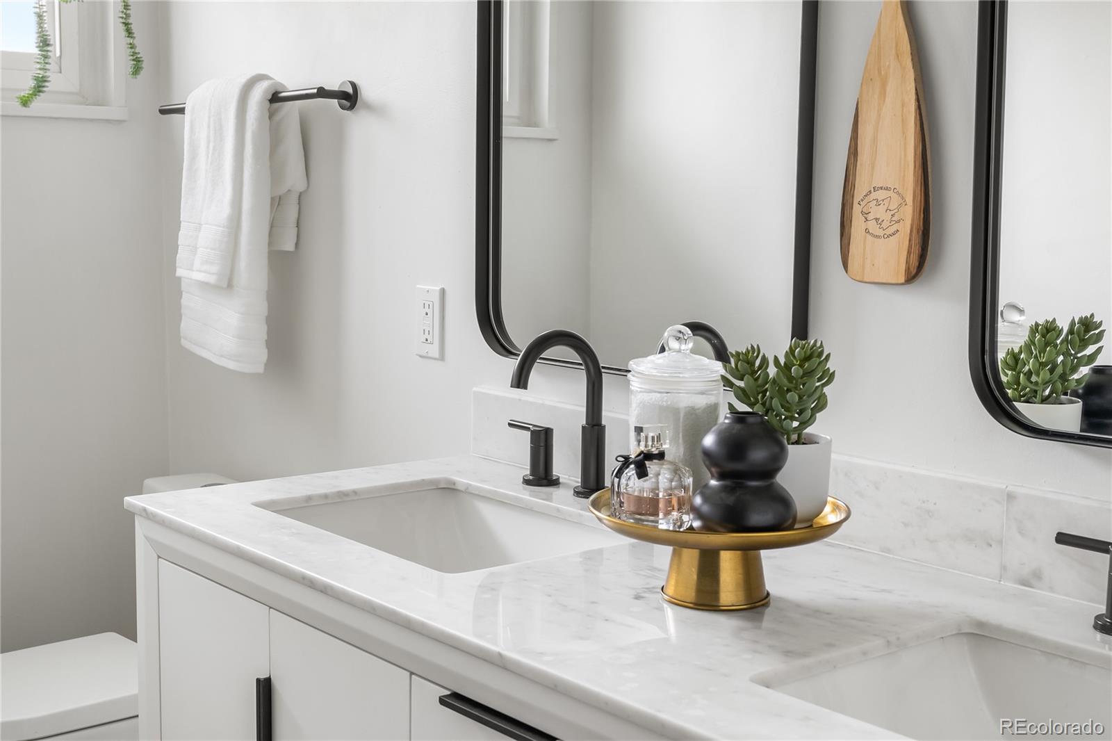 3103 W Bellewood Drive