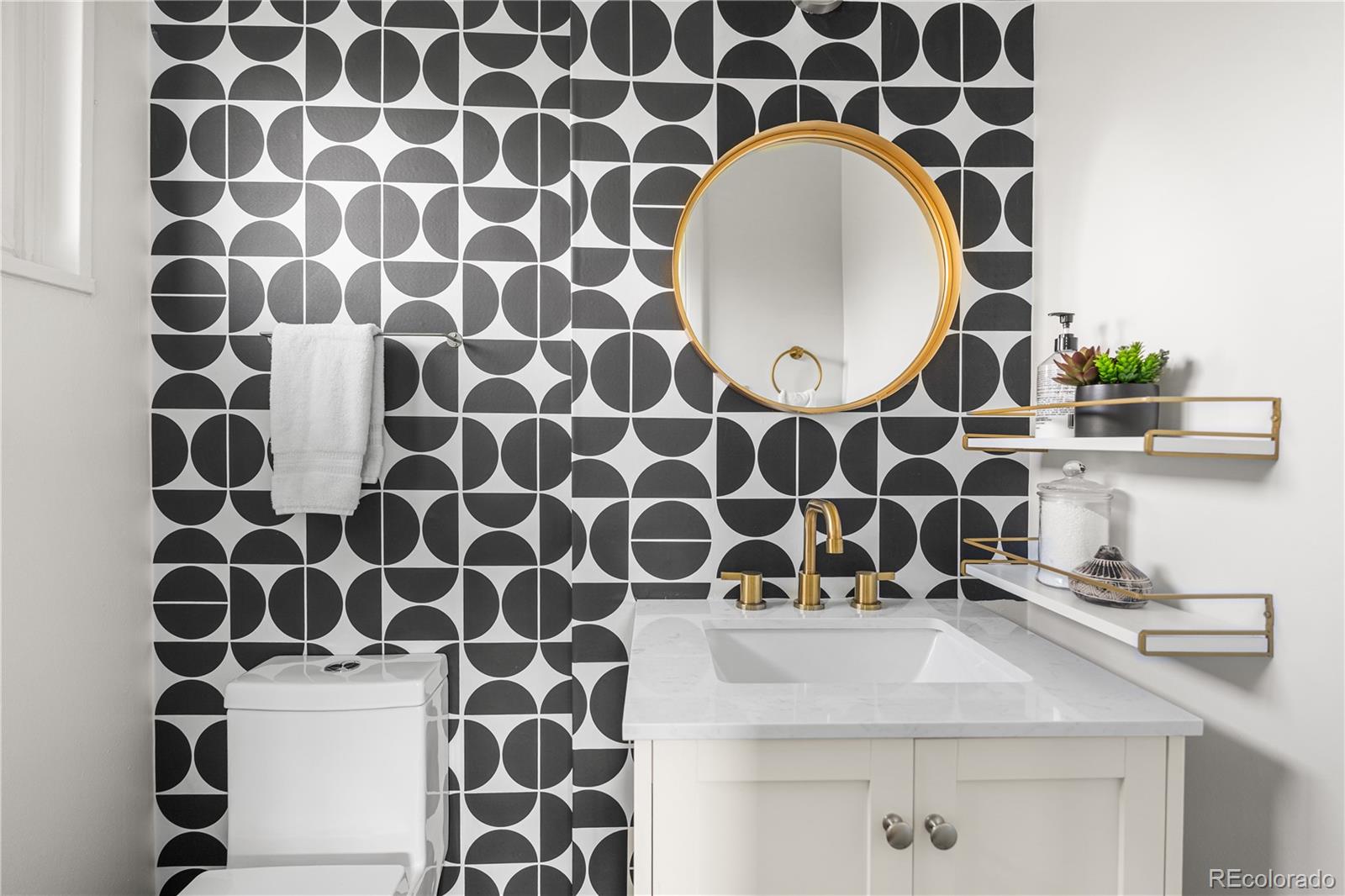 3103 W Bellewood Drive