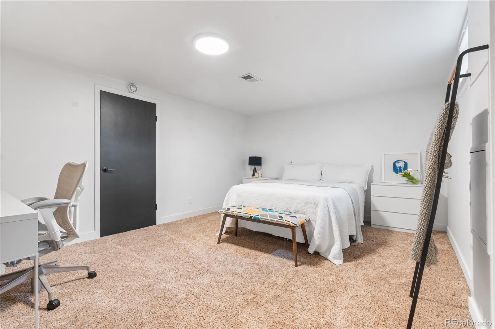 3103 W Bellewood Drive