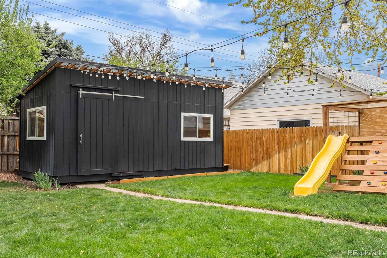 3103 W Bellewood Drive