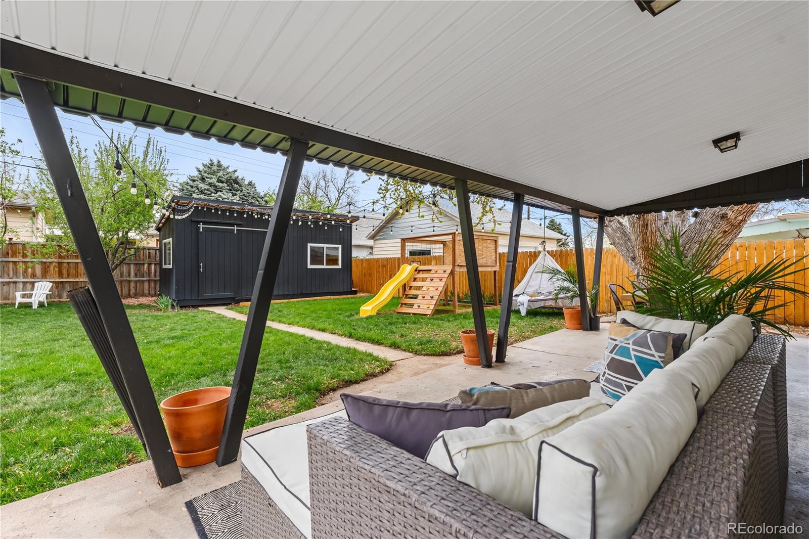 3103 W Bellewood Drive