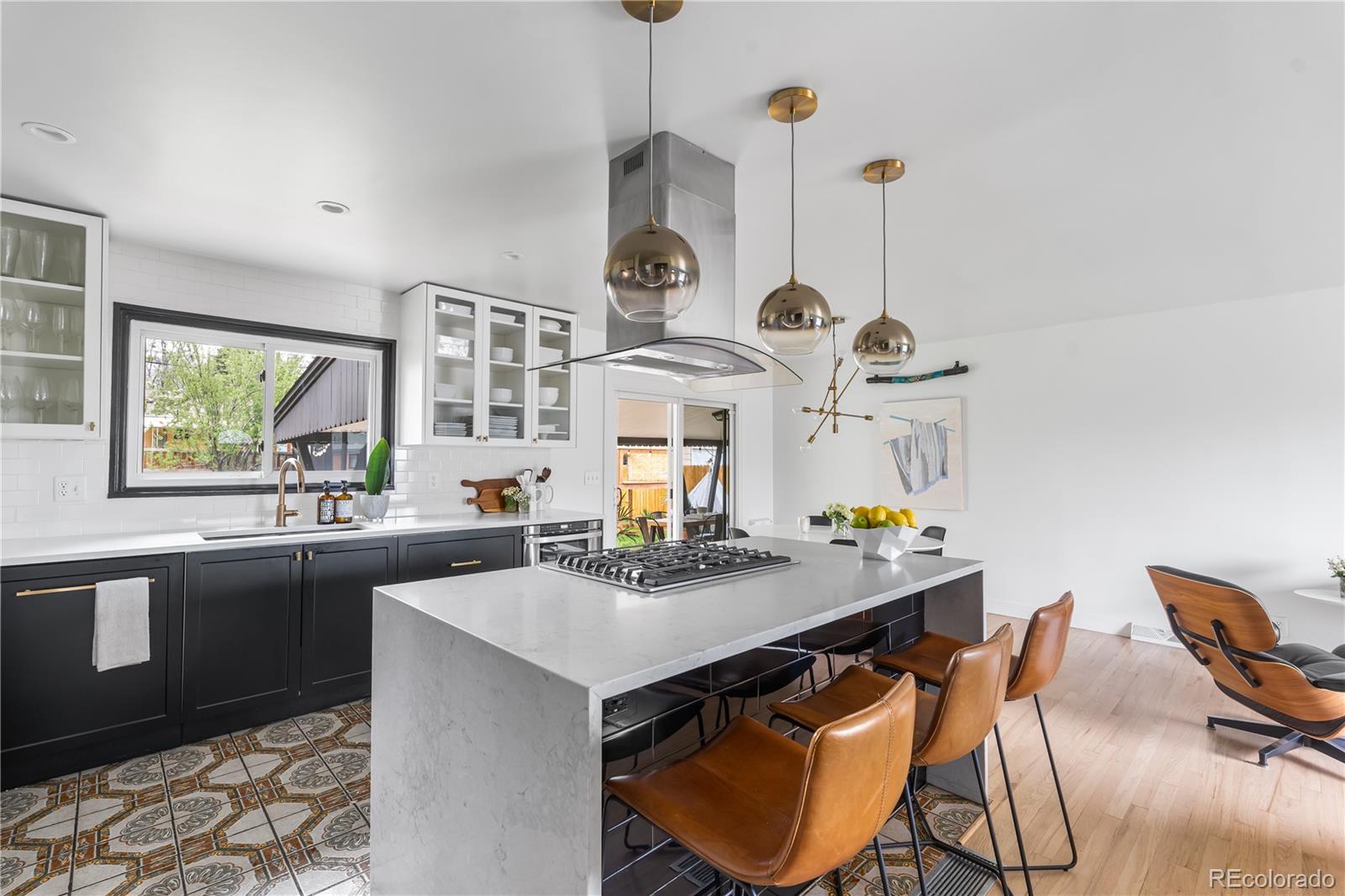 3103 W Bellewood Drive