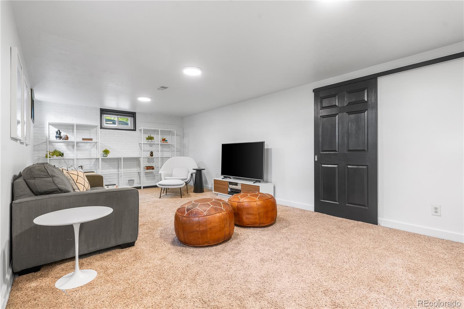 3103 W Bellewood Drive