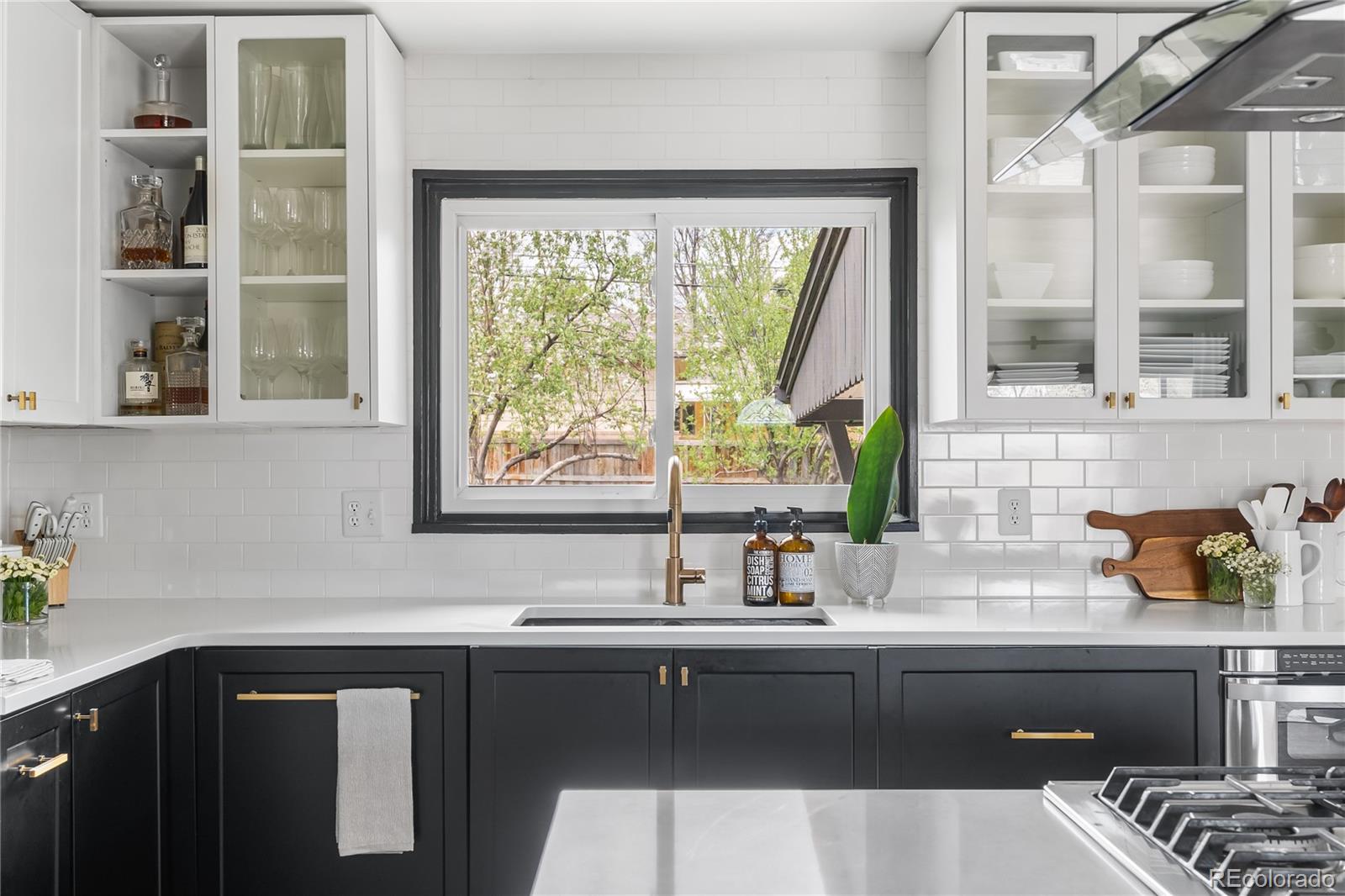 3103 W Bellewood Drive