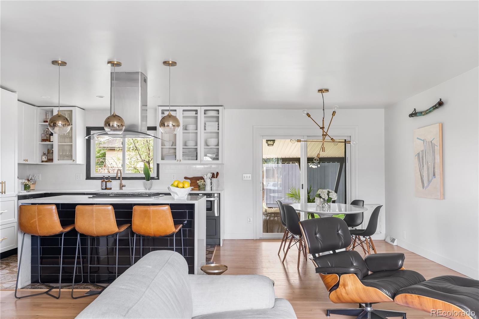 3103 W Bellewood Drive