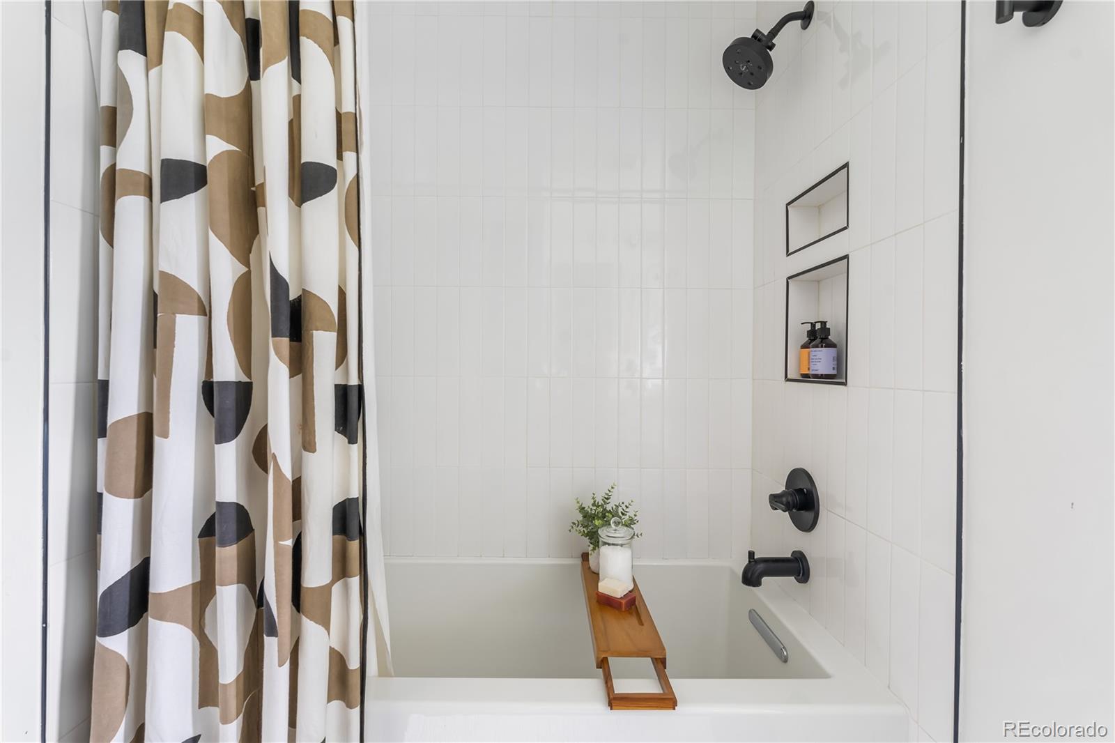 3103 W Bellewood Drive