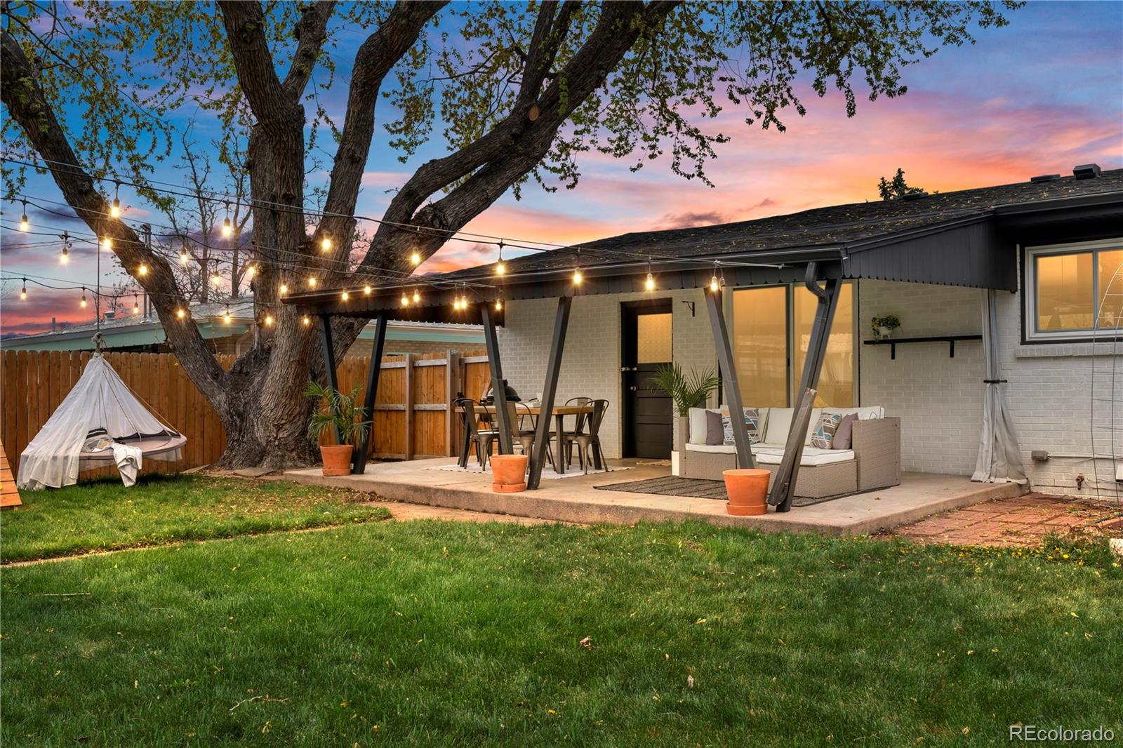 3103 W Bellewood Drive