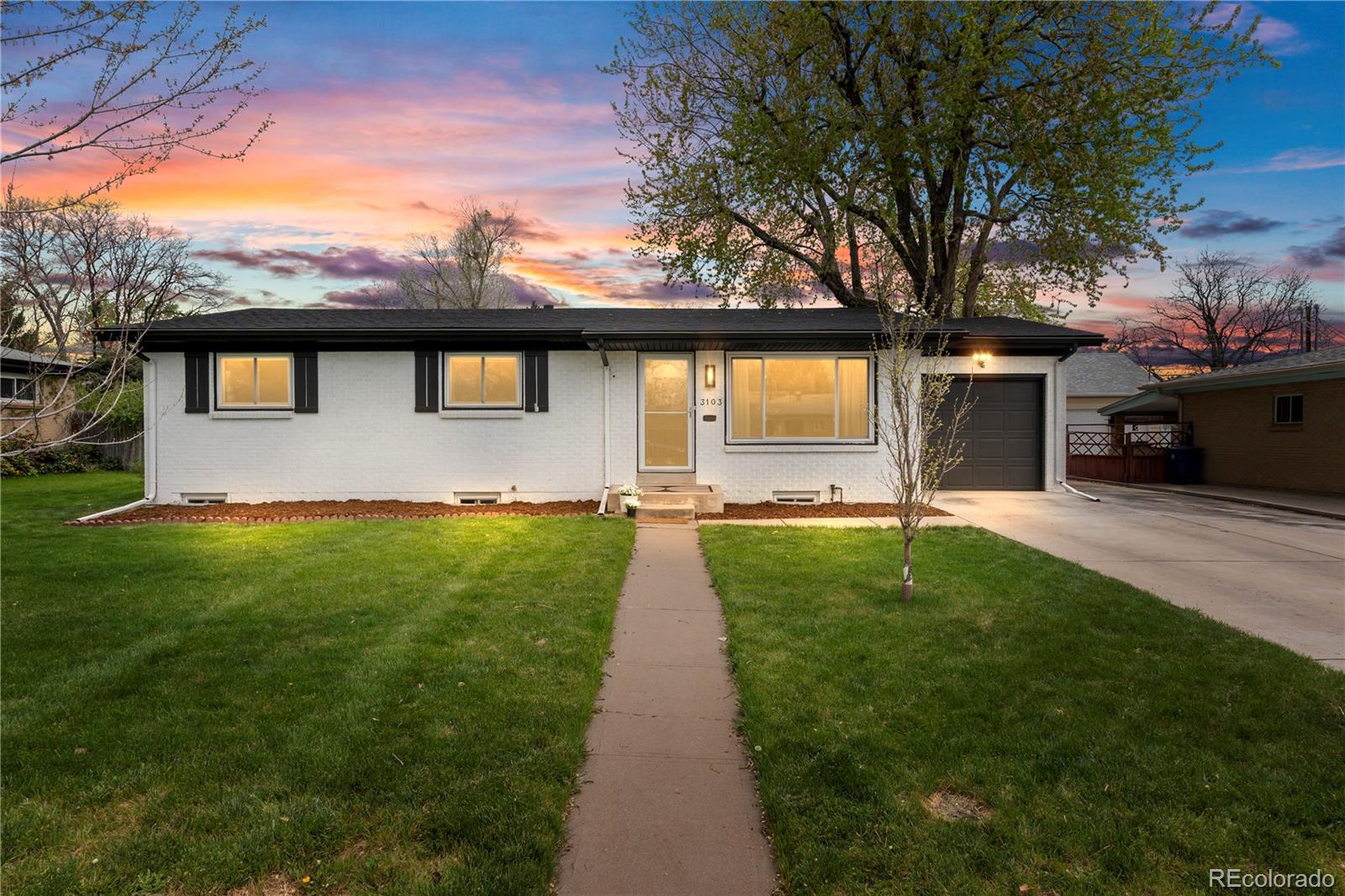 3103 W Bellewood Drive