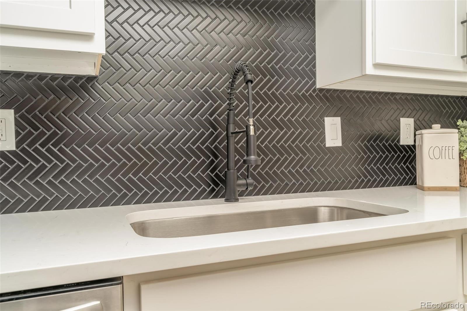 15138 E Louisiana Drive Unit: 207