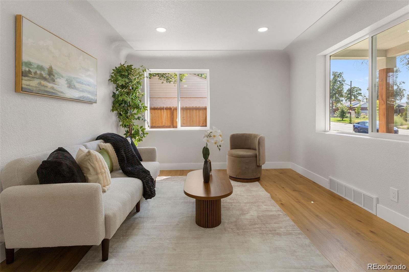 3220 E 37th Ave Street