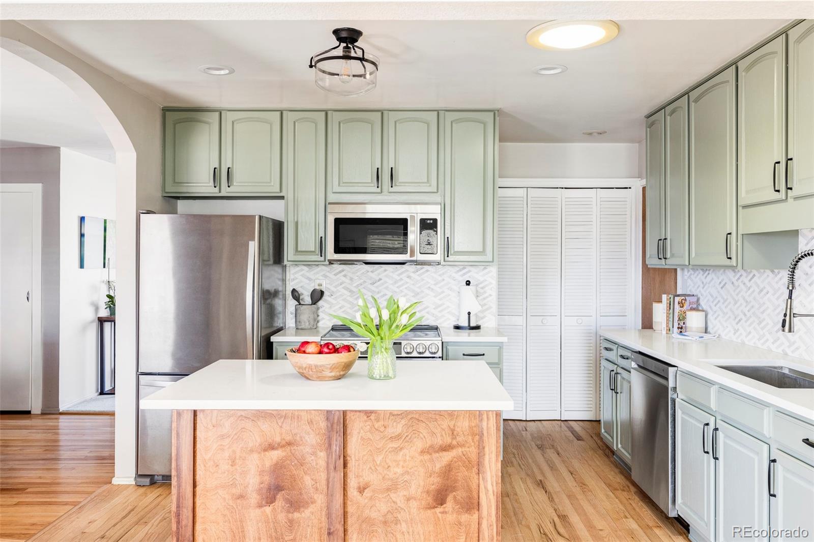 2854 S Raleigh Street