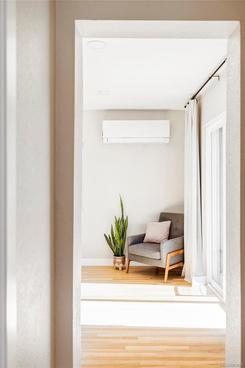 2854 S Raleigh Street