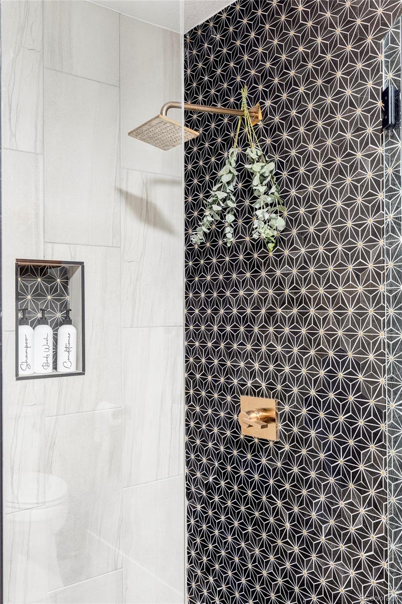 2854 S Raleigh Street