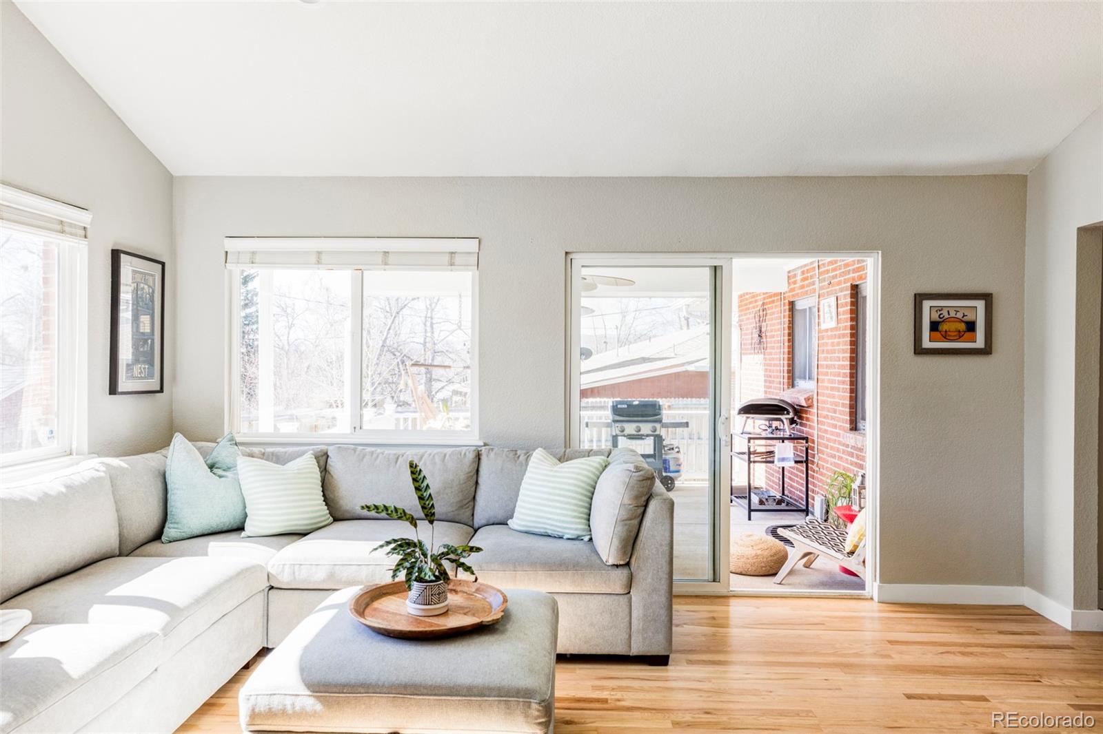 2854 S Raleigh Street