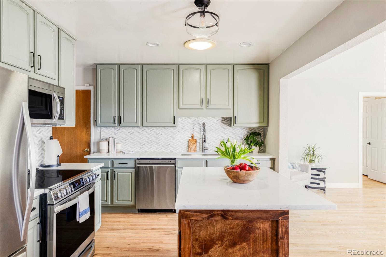 2854 S Raleigh Street