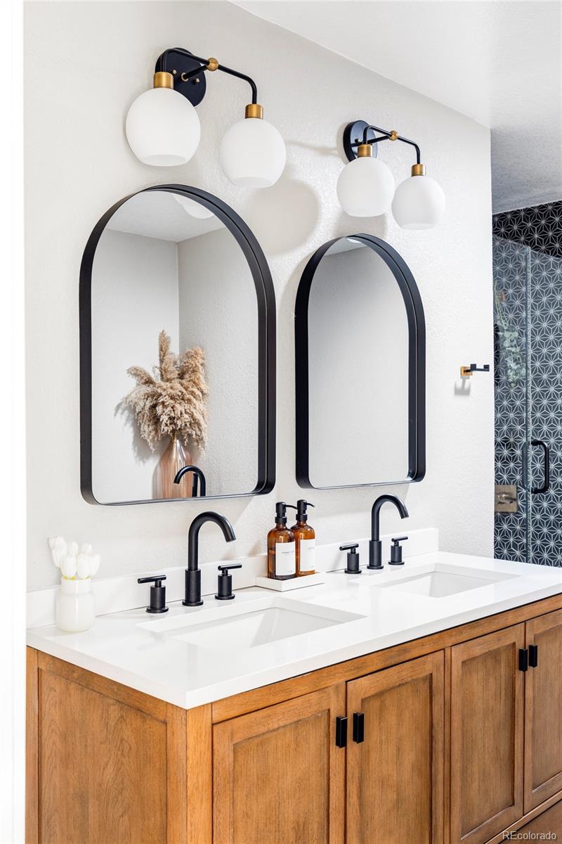 2854 S Raleigh Street