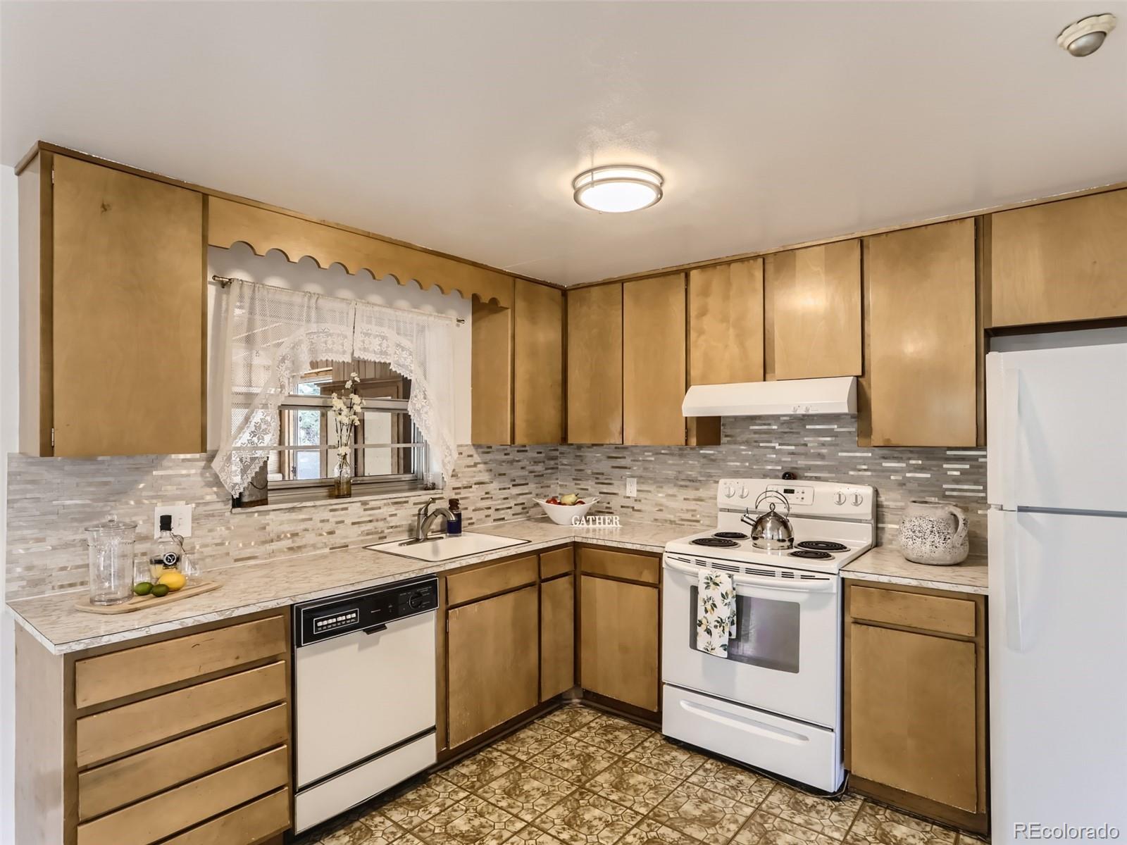 11557 Humboldt Street