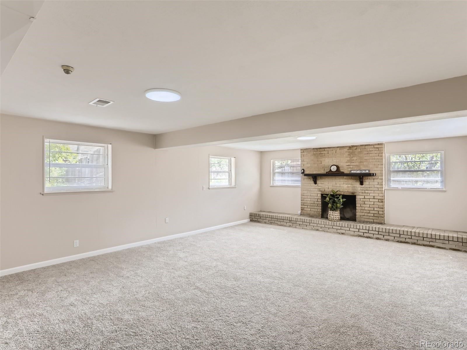 11557 Humboldt Street