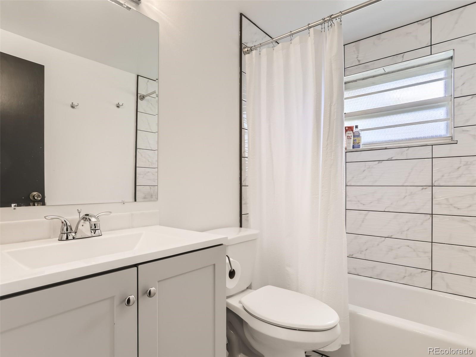 11557 Humboldt Street