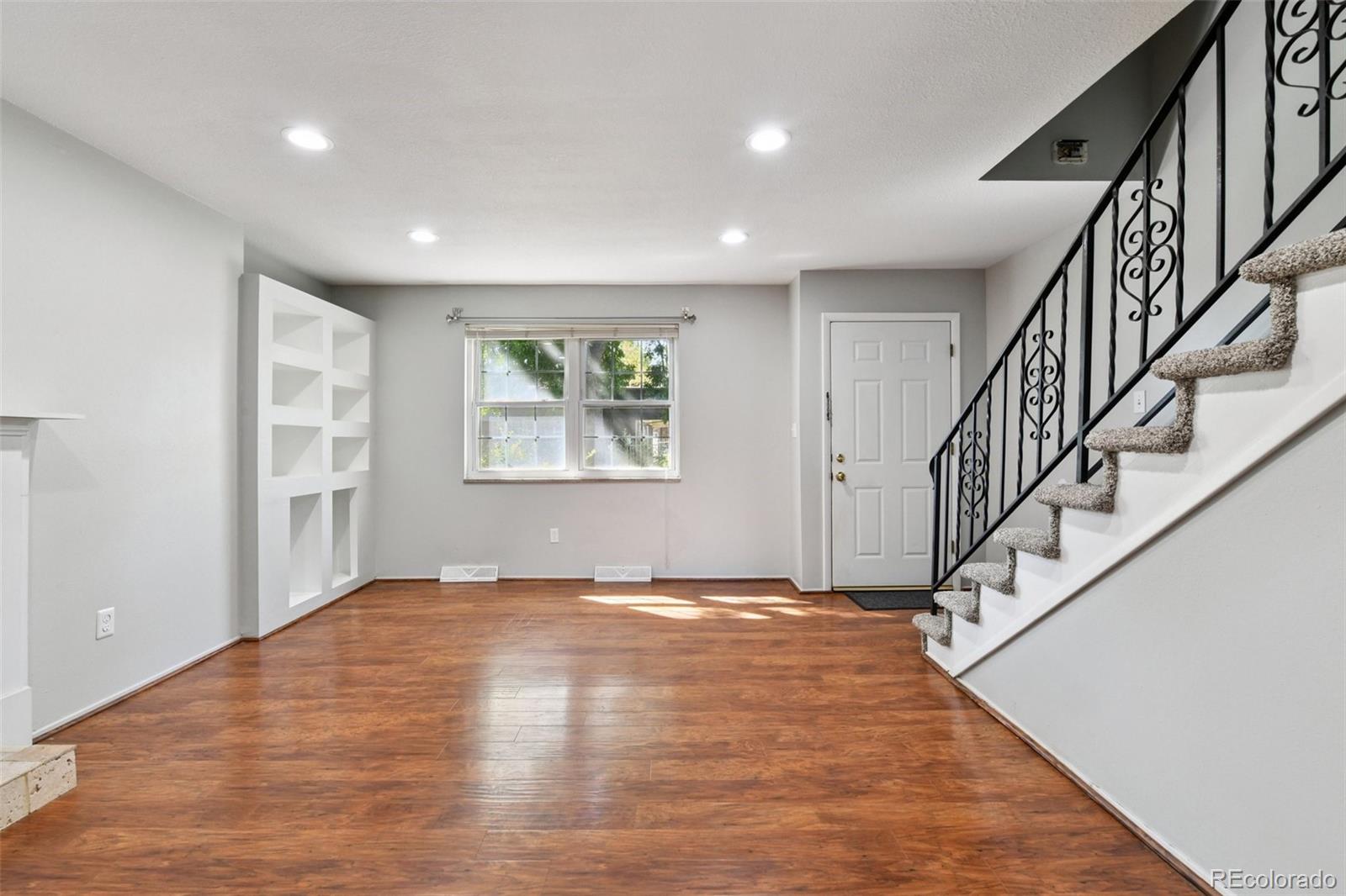 5707 S Lowell Boulevard