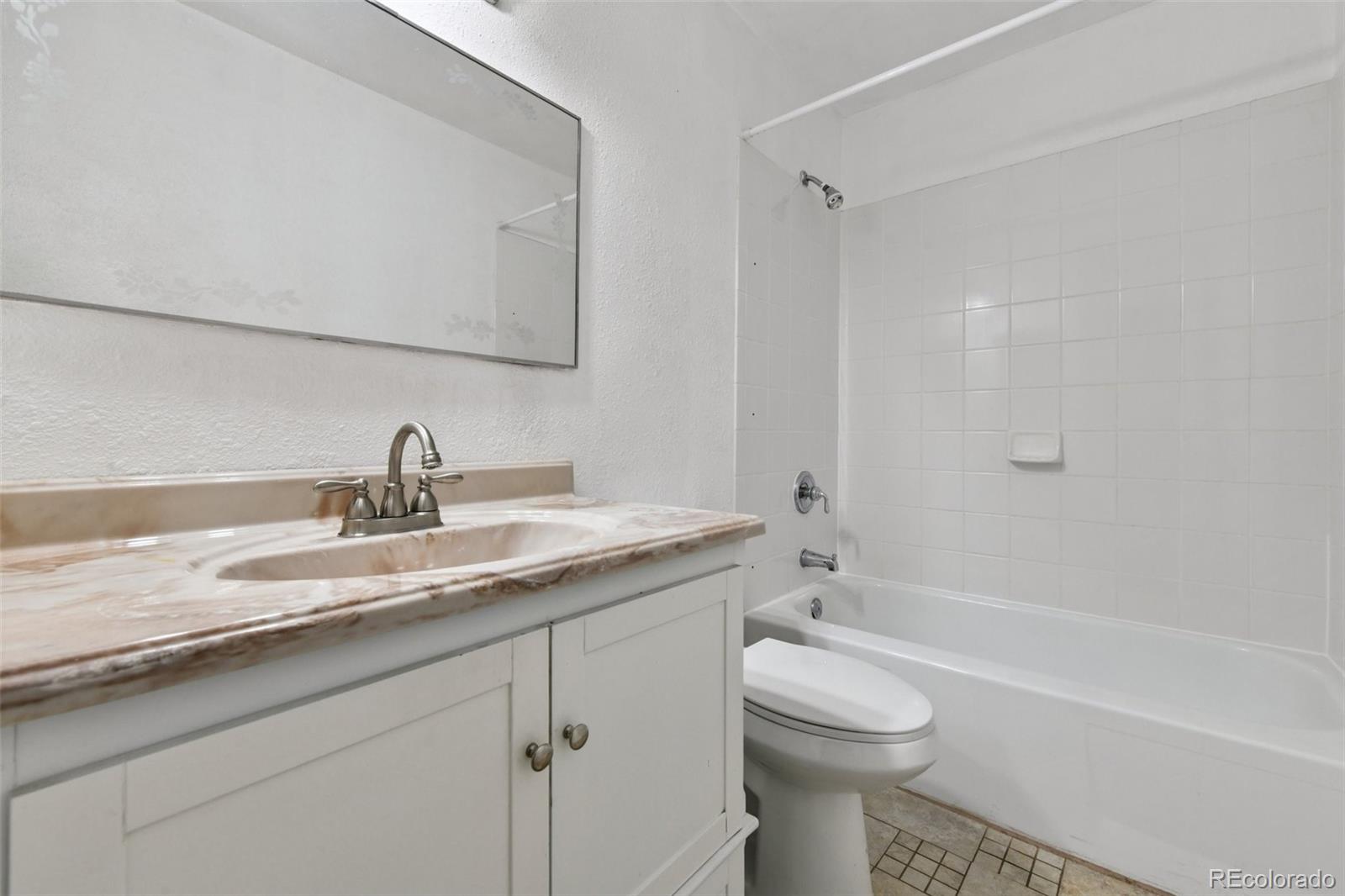 5707 S Lowell Boulevard