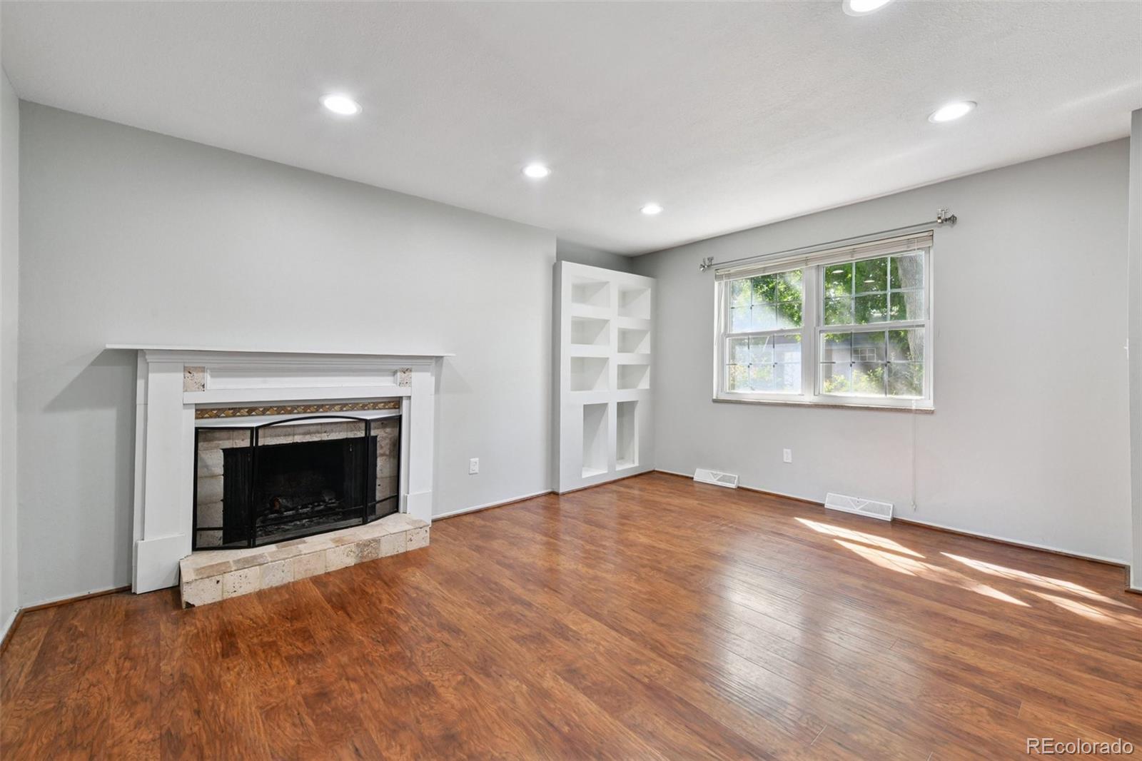 5707 S Lowell Boulevard