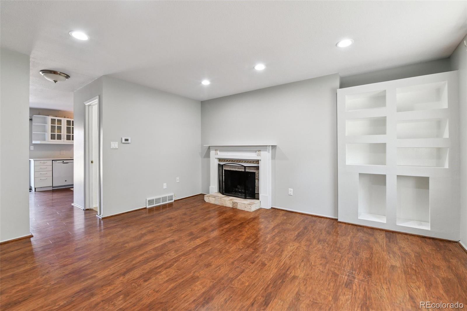 5707 S Lowell Boulevard