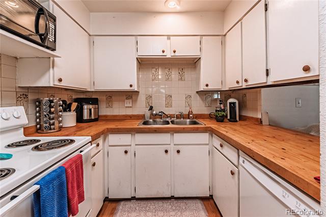 7945 York Street Unit: 2